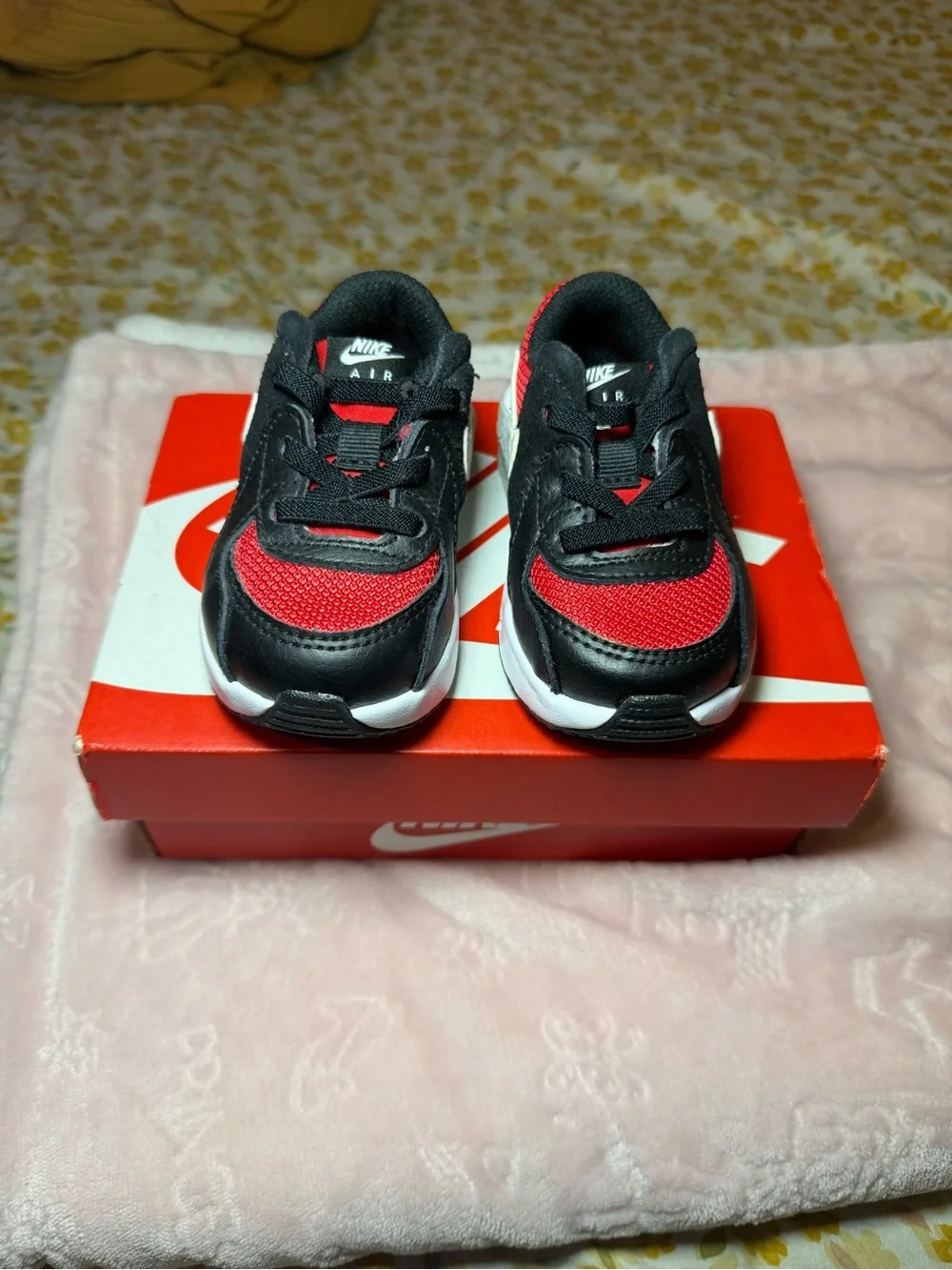 Nike Kids Red and Black Sneaker
